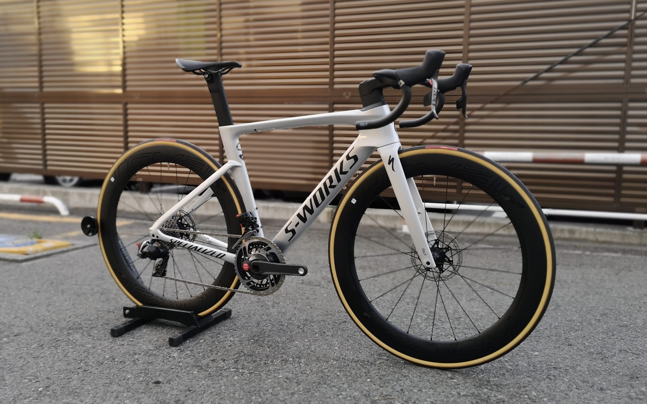 SPECIALIZED史上、最速のエアロロード】S-WORKS VENGE DISC | GROVE 
